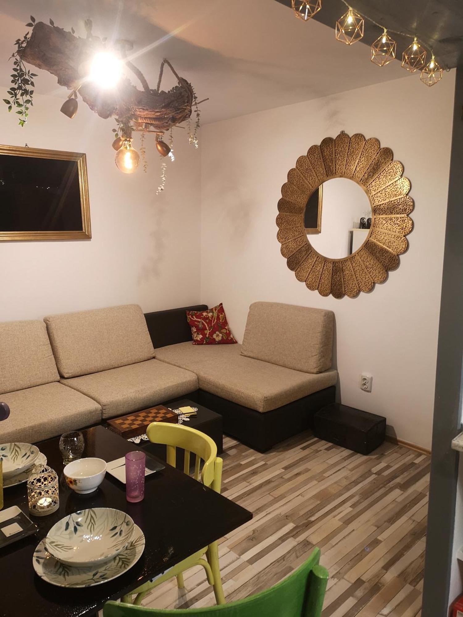 Ferienwohnung Little Modern Folk Apt Vălenii de Munte Exterior foto